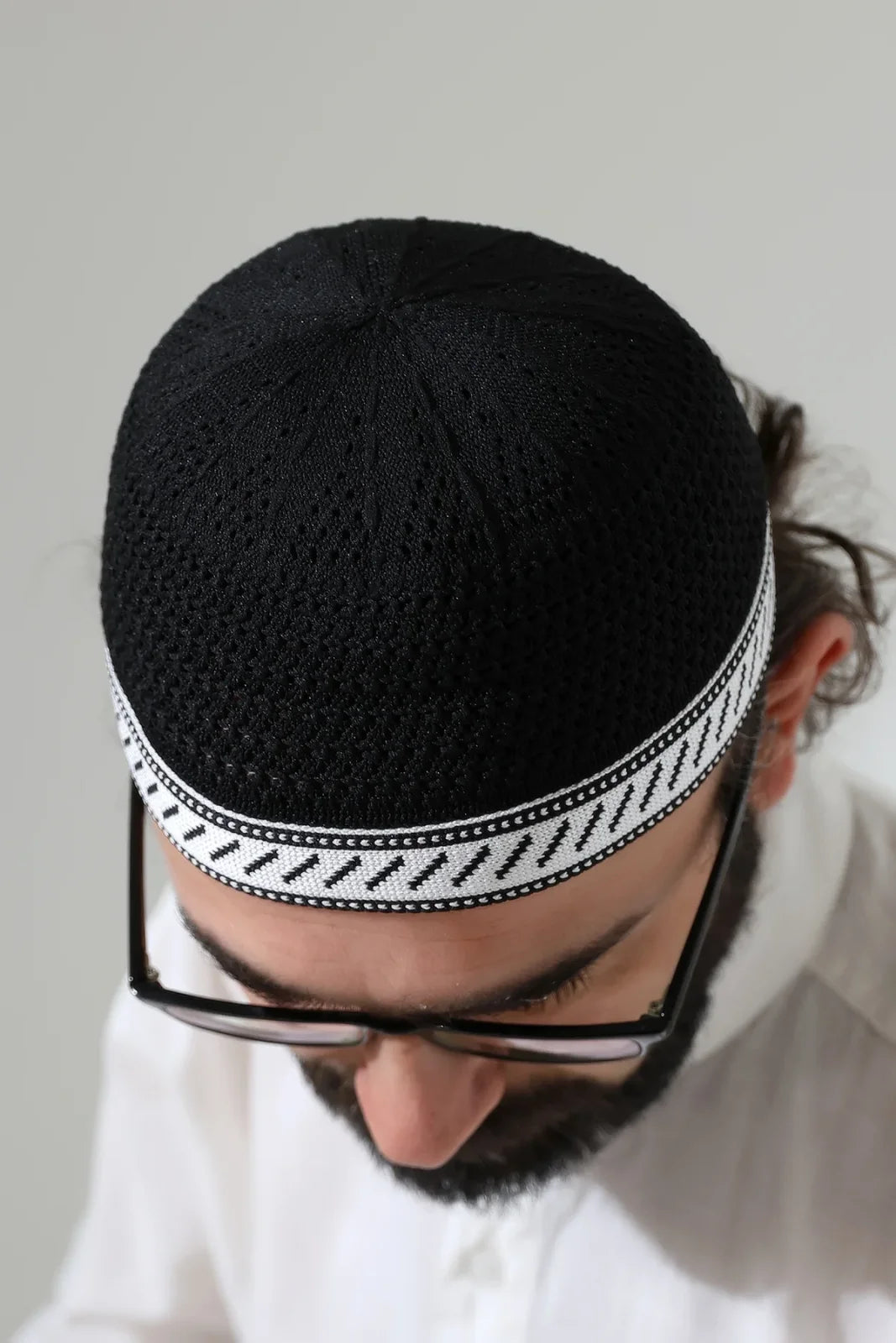 Milad Stripe-Detail Kufi Prayer Cap – Patterned Machine-Knitted Muslim Cap