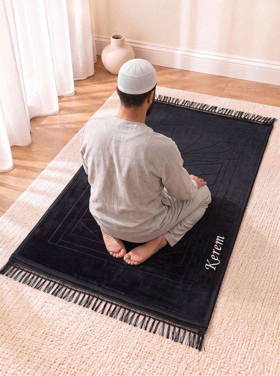 Personalized Embroidered Plush Prayer Rug with Mihrab Design - ihvan