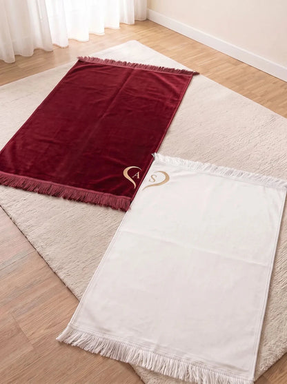 Personalized Velvet Couple Prayer Rug Set with Initials & Matching Heart Embroidery - ihvan