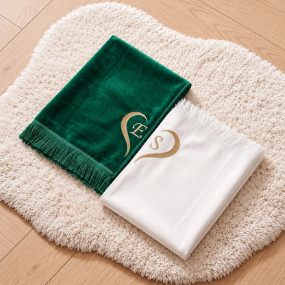 Personalized Velvet Couple Prayer Rug Set with Initials & Matching Heart Embroidery - ihvan