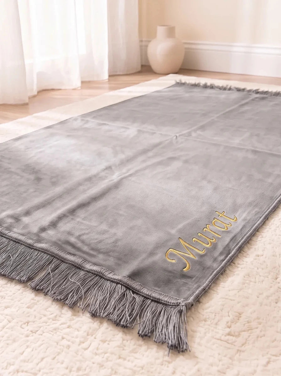Personalized Velvet Prayer Rug & Tasbih Gift Set - ihvan
