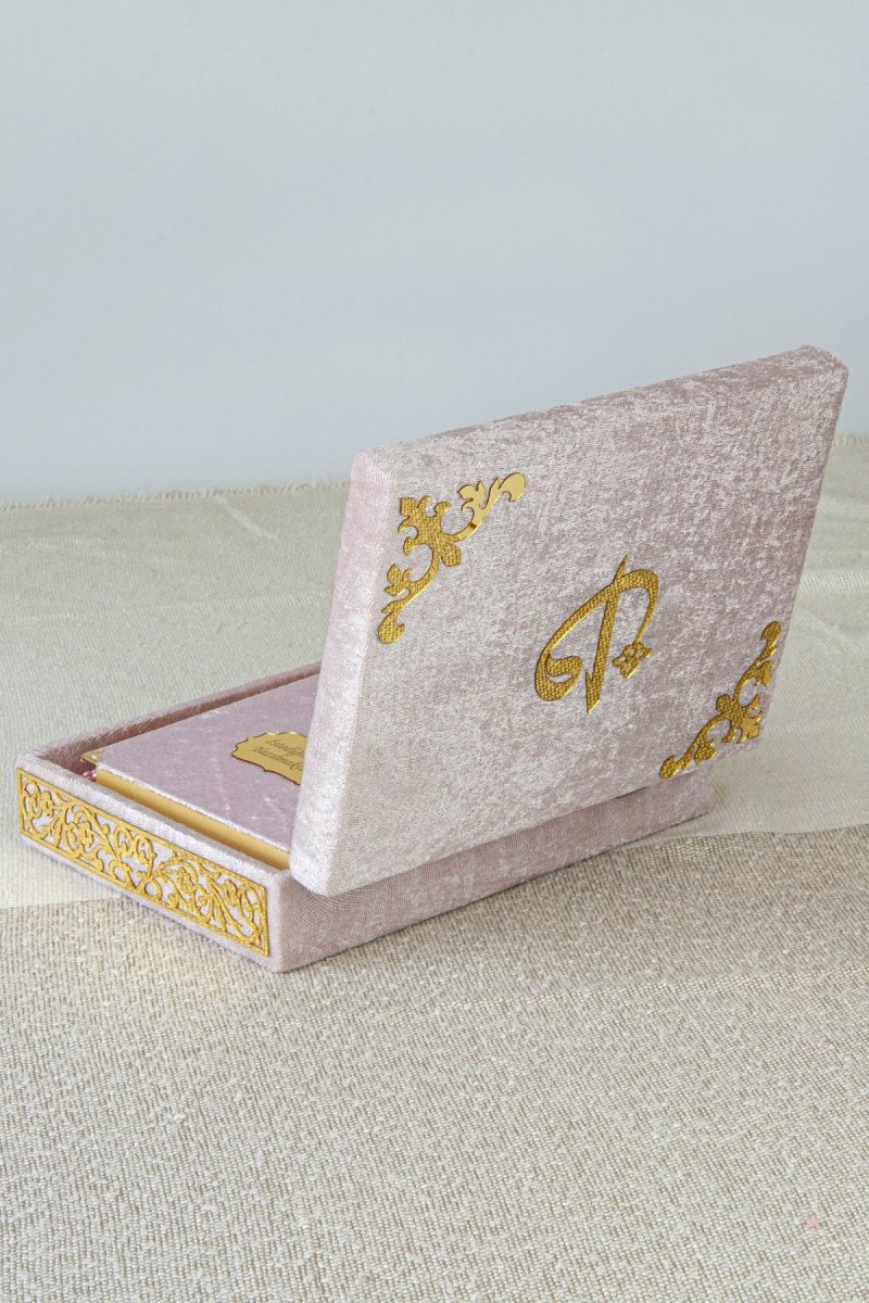Personalized Velvet Quran Set with Plexiglass Elif - Vav Embellishments – Luxury Gift Box - ihvan