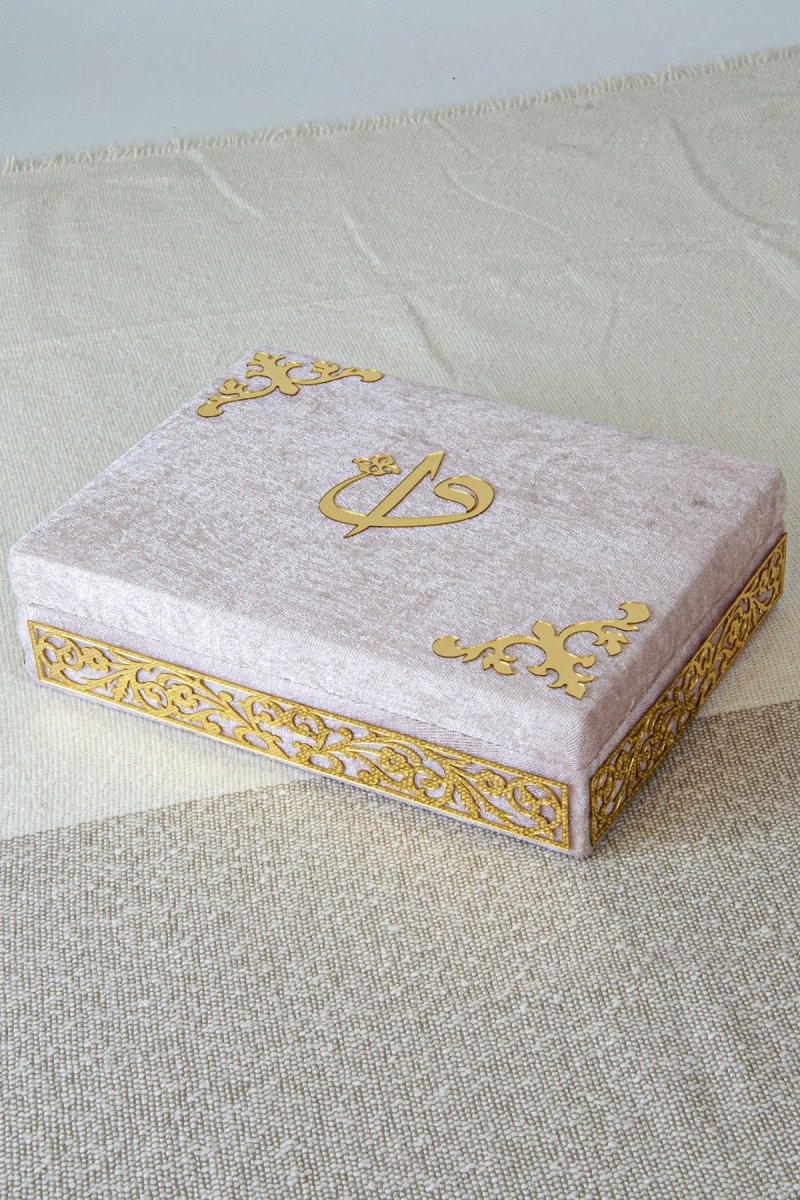Personalized Velvet Quran Set with Plexiglass Elif - Vav Embellishments – Luxury Gift Box - ihvan