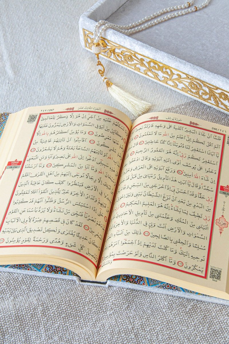 Personalized Velvet Quran Set with Plexiglass Elif - Vav Embellishments – Luxury Gift Box - ihvan