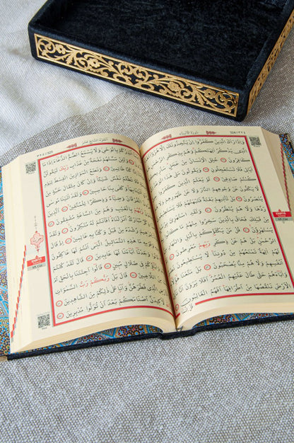Personalized Velvet Quran Set with Plexiglass Elif - Vav Embellishments – Luxury Gift Box - ihvan