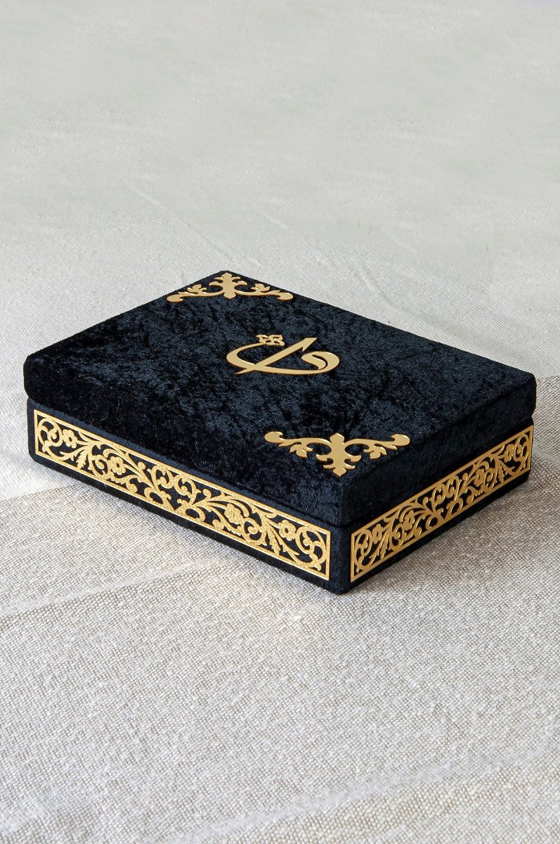 Personalized Velvet Quran Set with Plexiglass Elif - Vav Embellishments – Luxury Gift Box - ihvan