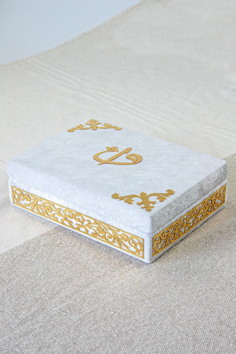 Personalized Velvet Quran Set with Plexiglass Elif - Vav Embellishments – Luxury Gift Box - ihvan